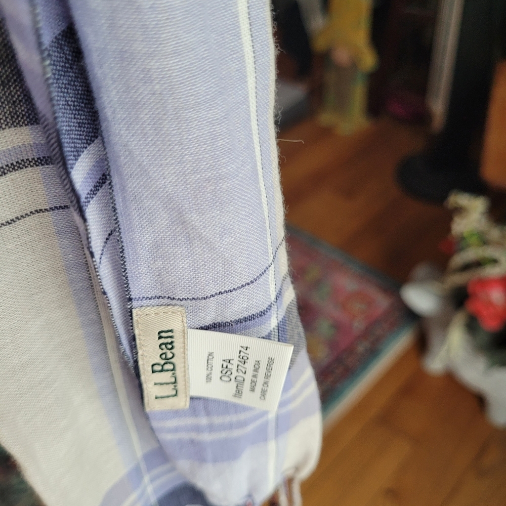LL Bean scarf - Picture 2 of 2
